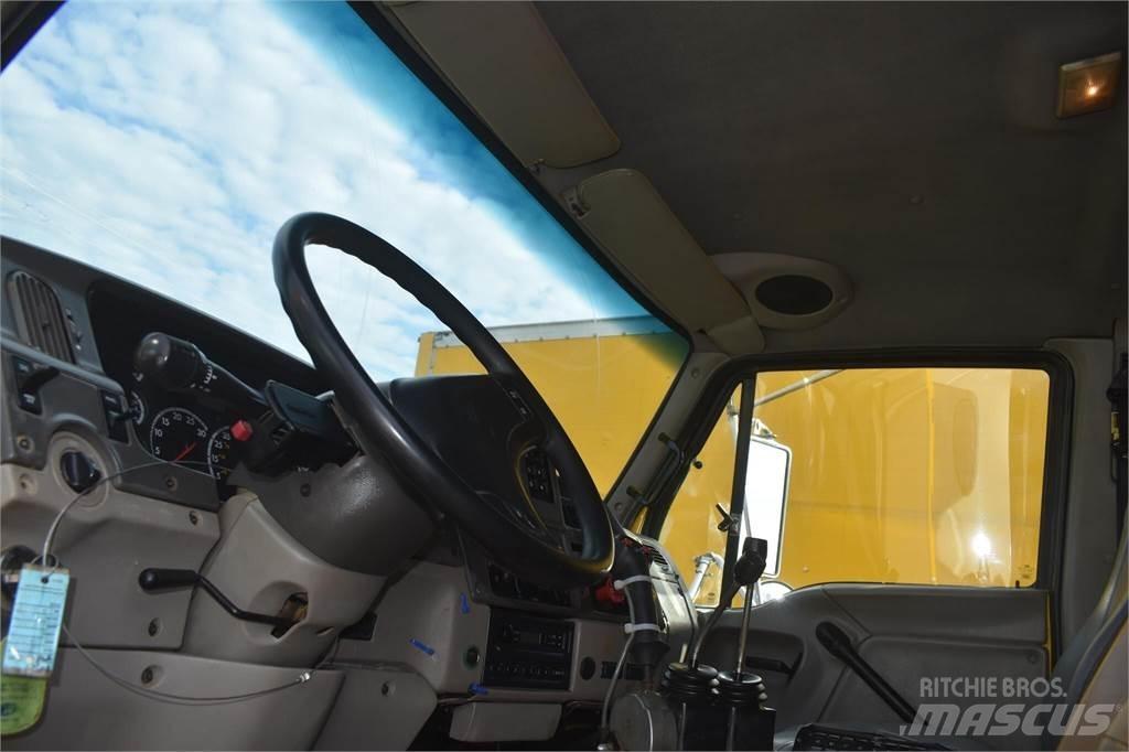 Sterling L8500 Camion benne