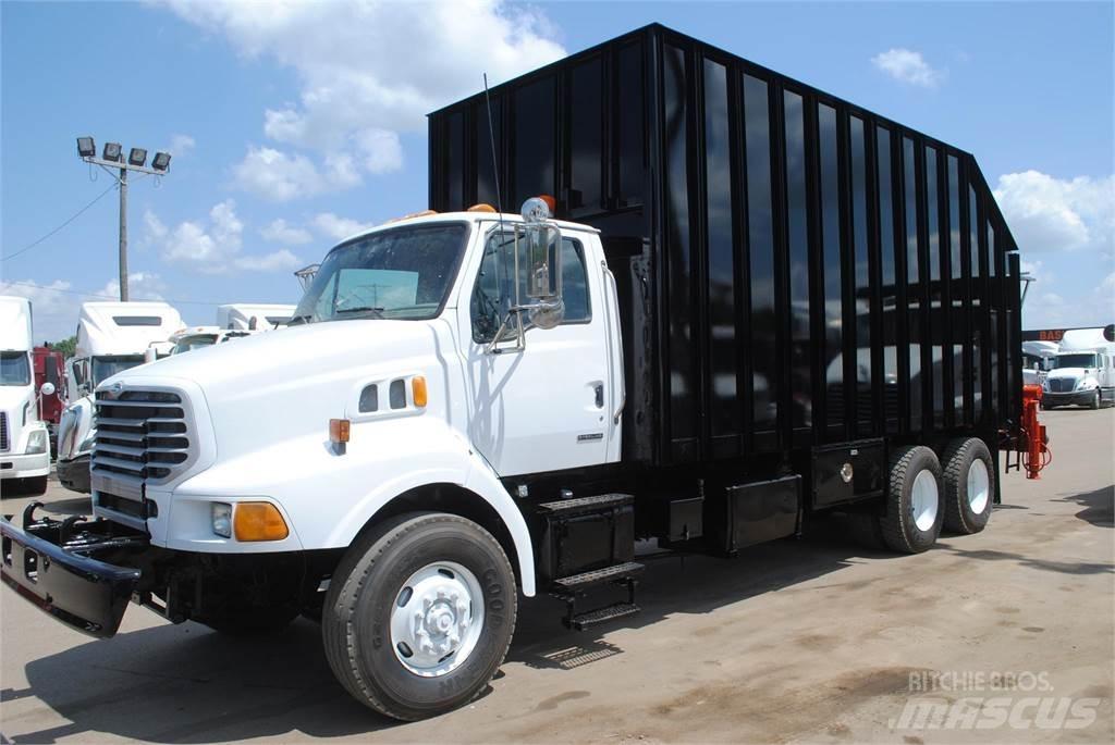 Sterling LT8500 Camion plateau ridelle avec grue