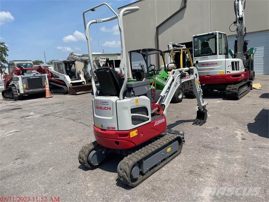 Takeuchi TB210R Mini pelle < 7t