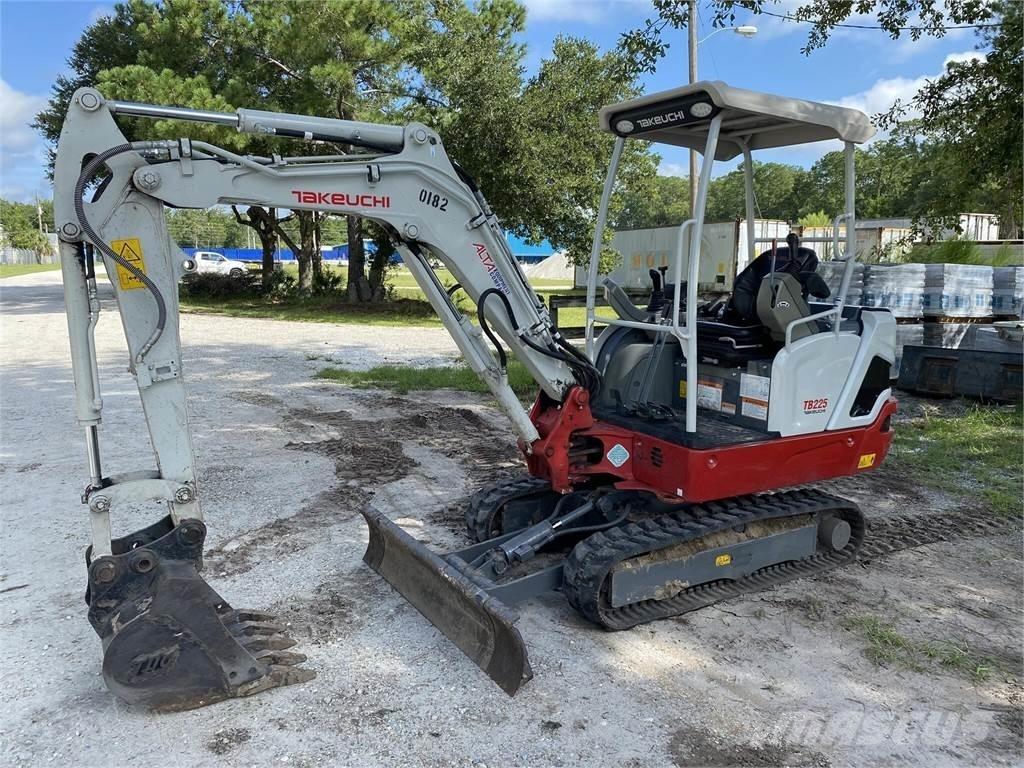 Takeuchi TB225 Mini pelle < 7t