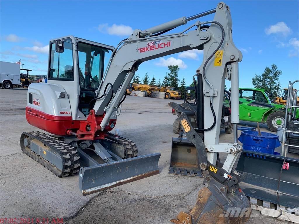 Takeuchi TB235-2 Mini pelle < 7t