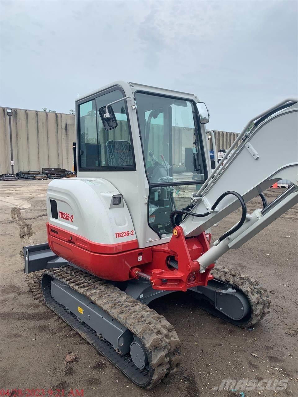 Takeuchi TB235-2 Mini pelle < 7t