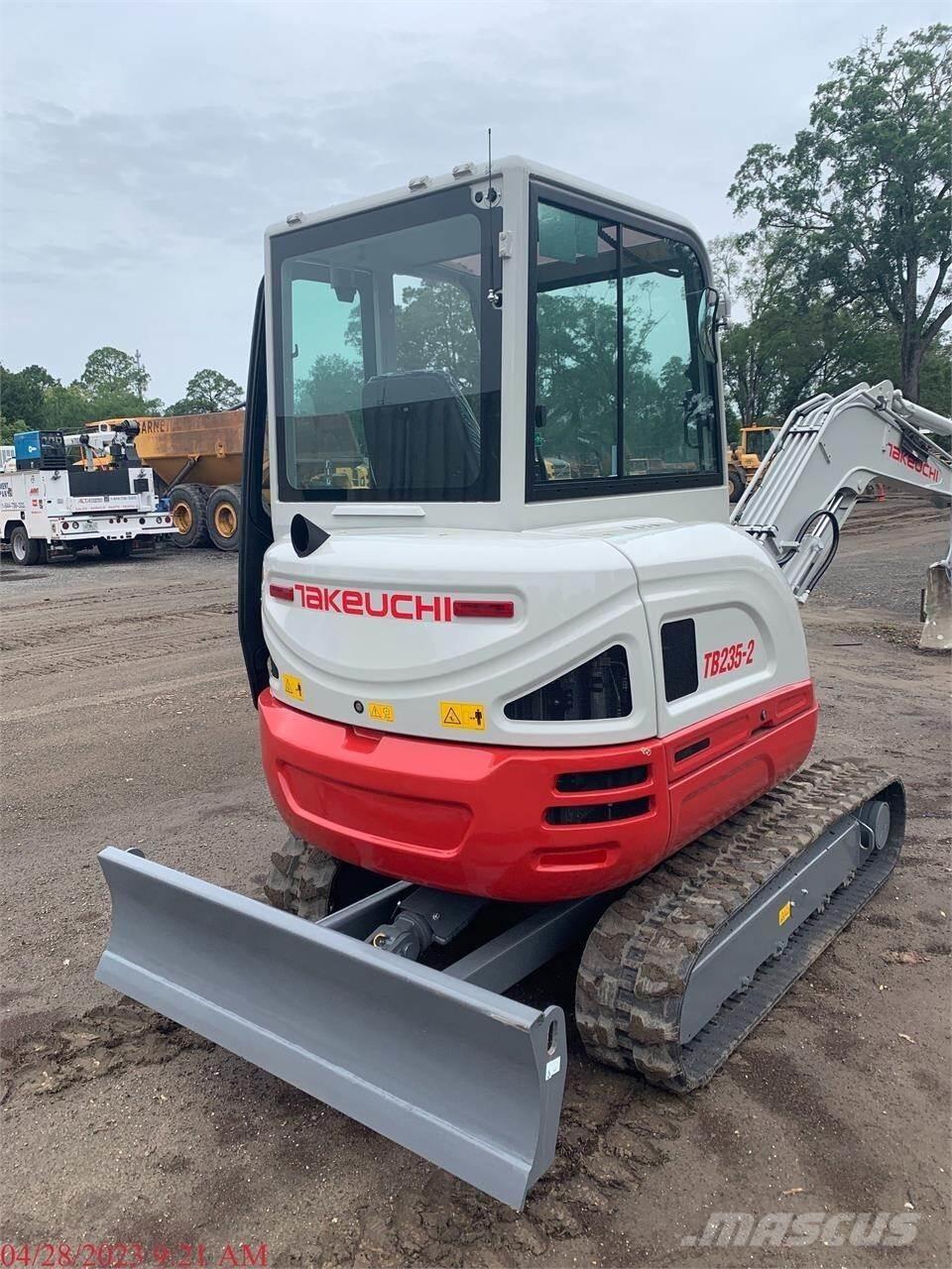 Takeuchi TB235-2 Mini pelle < 7t