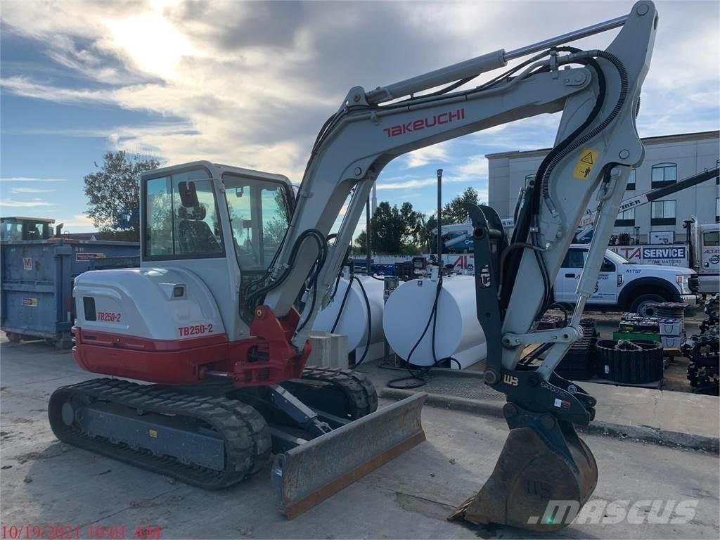 Takeuchi TB250-2 Mini pelle < 7t