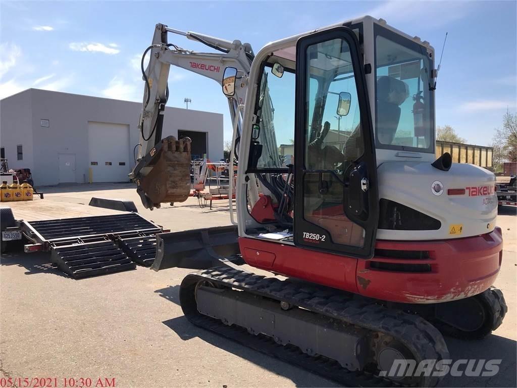 Takeuchi TB250-2 Mini pelle < 7t