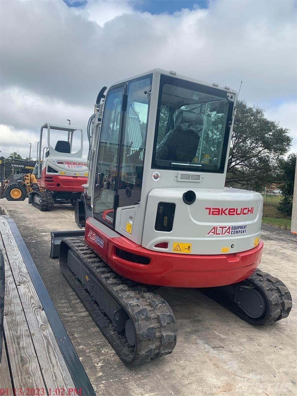 Takeuchi TB257FR Pelle sur chenilles