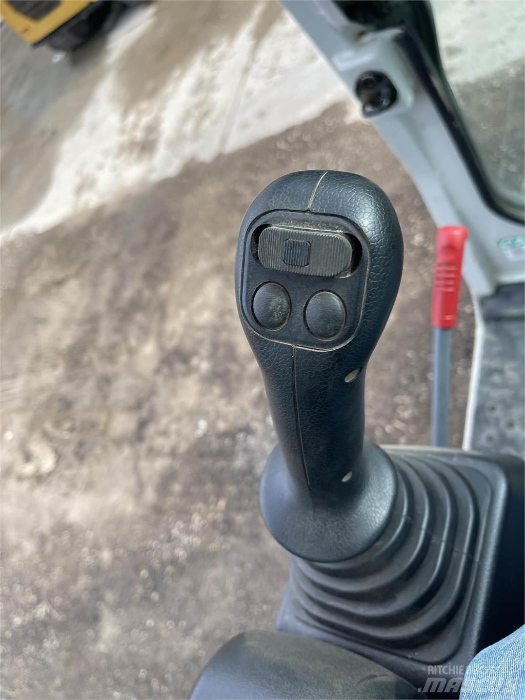Takeuchi TB370 Pelle sur chenilles