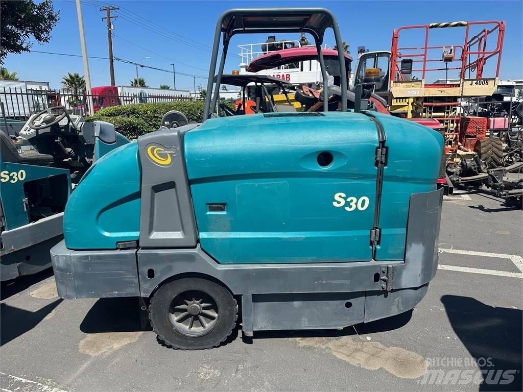 Tennant S30 Balayeuse / Autolaveuse
