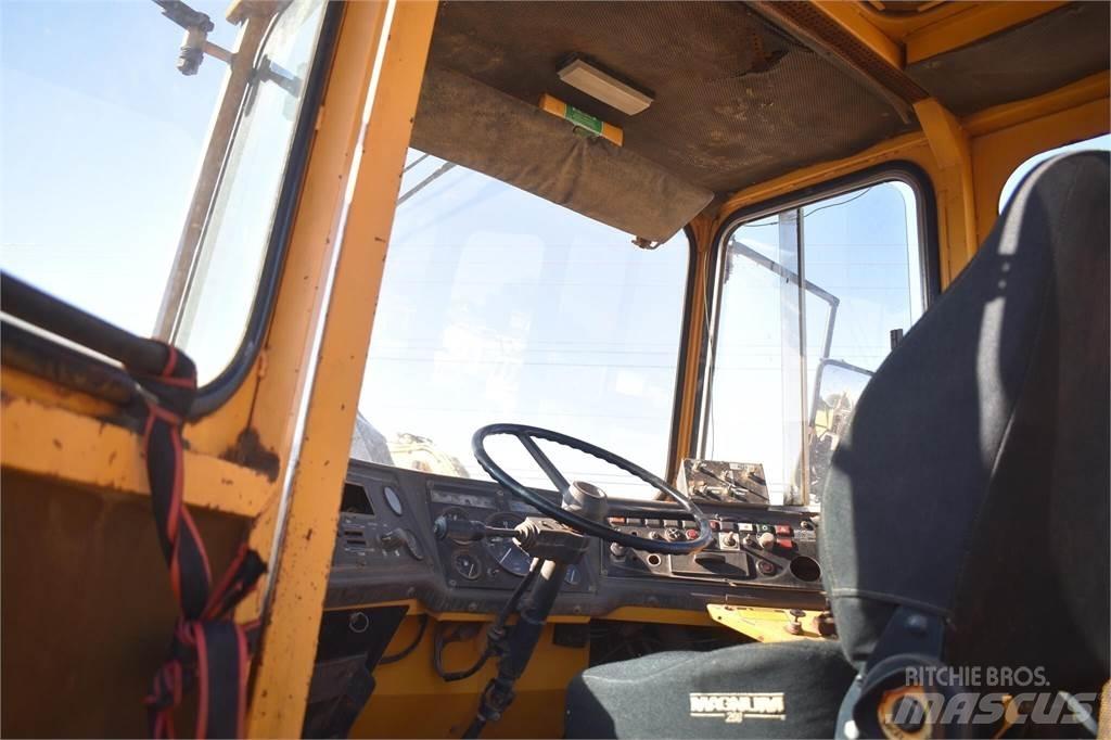 Volvo A25 Tombereau articulé