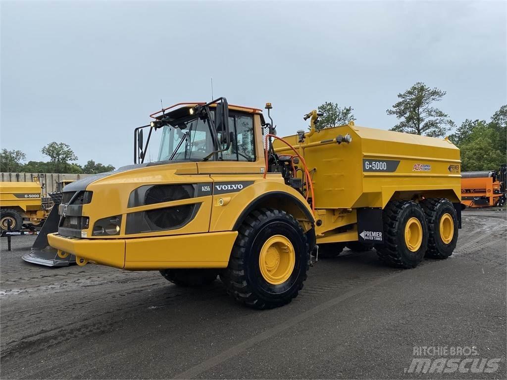 Volvo A25G Camion citerne à eau