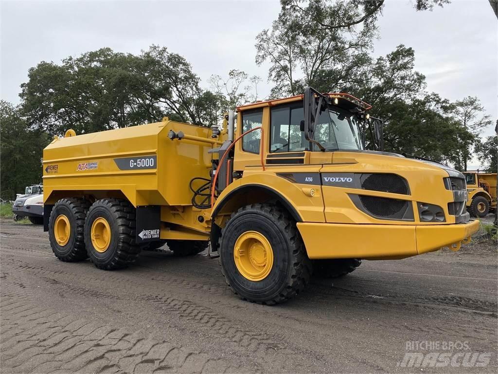 Volvo A25G Camion citerne à eau