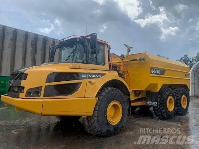 Volvo A25G Camion citerne à eau