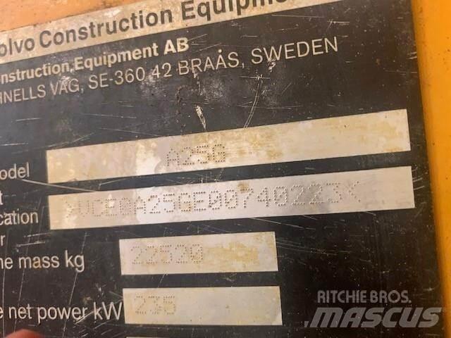 Volvo A25G Camion citerne à eau