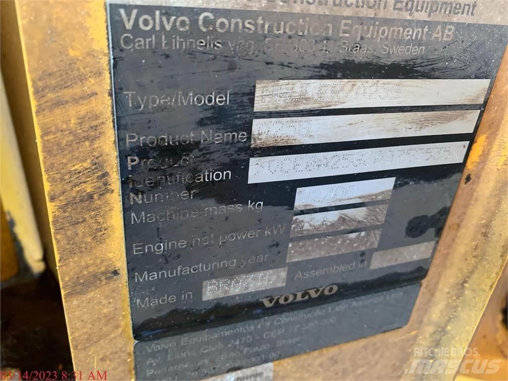 Volvo A25G Tombereau articulé