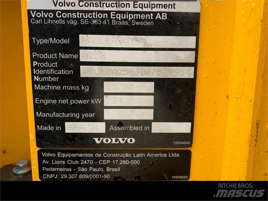 Volvo A25G Tombereau articulé