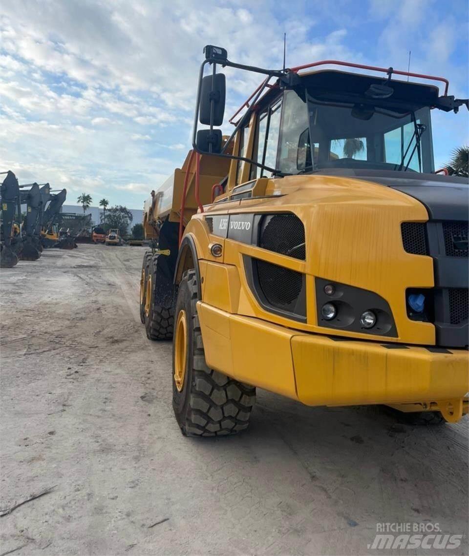 Volvo A25G Tombereau articulé