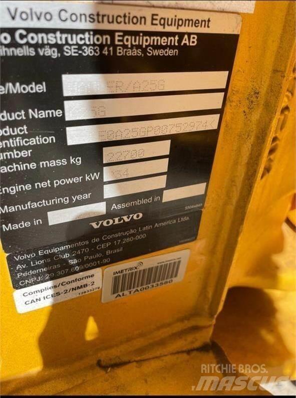 Volvo A25G Tombereau articulé