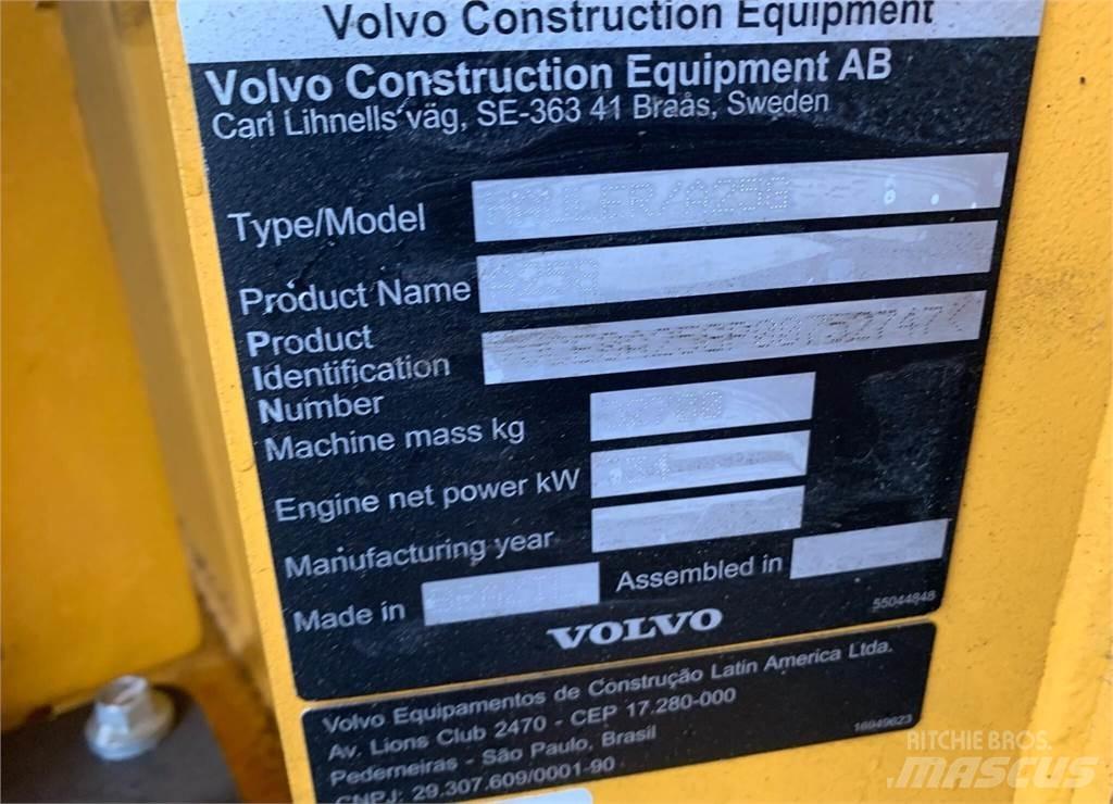 Volvo A25G Tombereau articulé