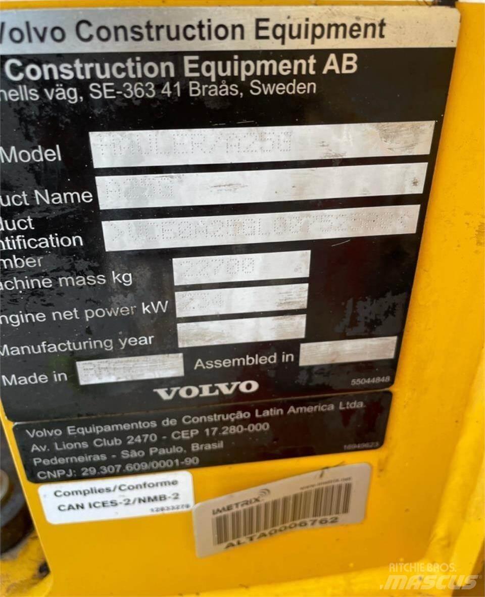 Volvo A25G Tombereau articulé