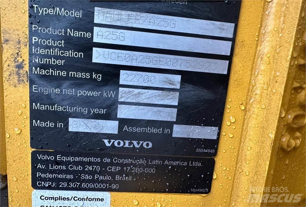 Volvo A25G Tombereau articulé
