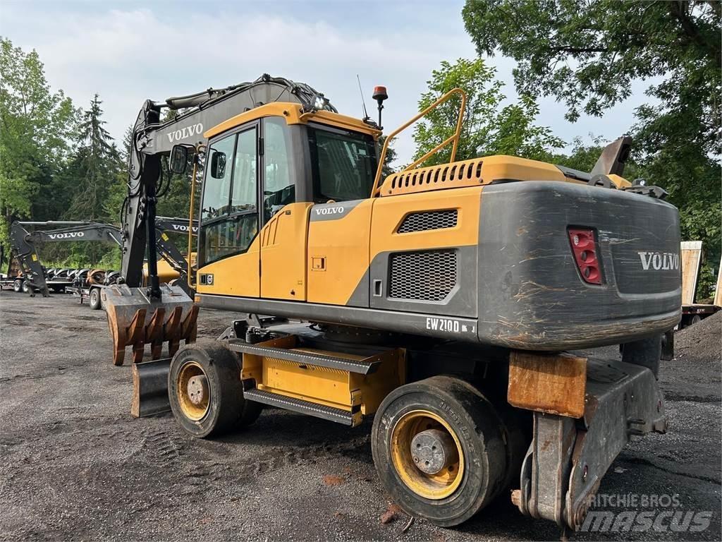 Volvo EW210D Pelle sur pneus