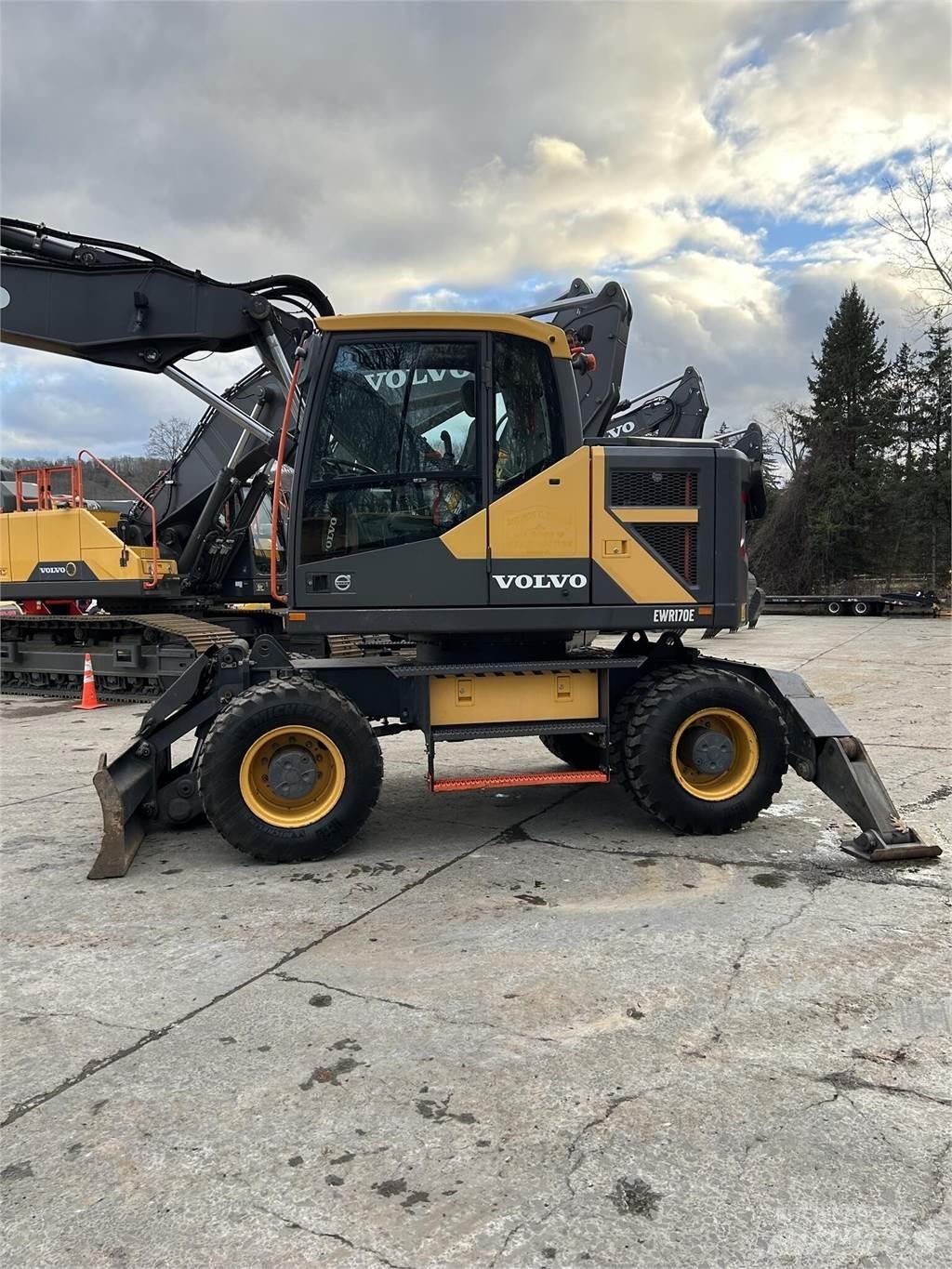 Volvo EWR170E Pelle sur pneus