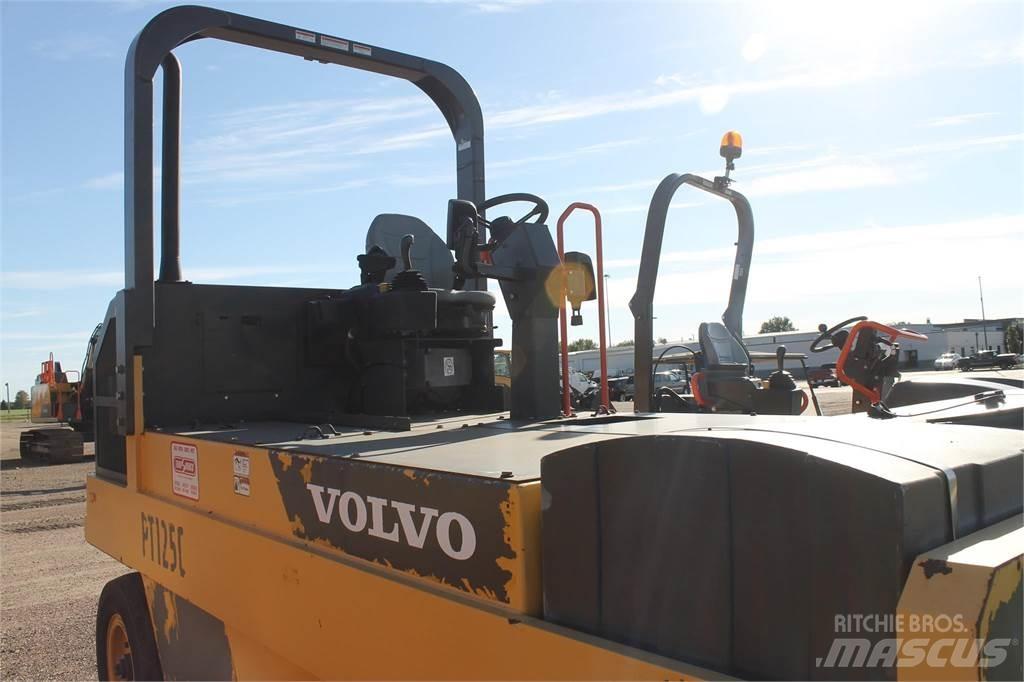 Volvo PT125C Rouleaux à pneumatiques