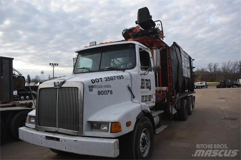 Western Star 5800 Camion plateau ridelle avec grue