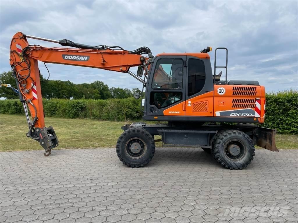 Doosan DX170W-5 Pelle sur pneus