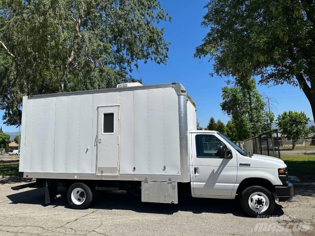 Ford E 450 SD Camion aspirateur, Hydrocureur