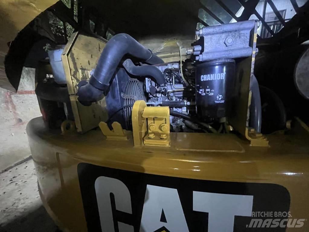 CAT 307 D Pelle sur chenilles