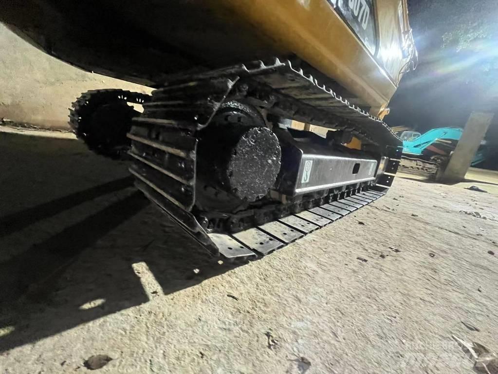 CAT 307 D Pelle sur chenilles