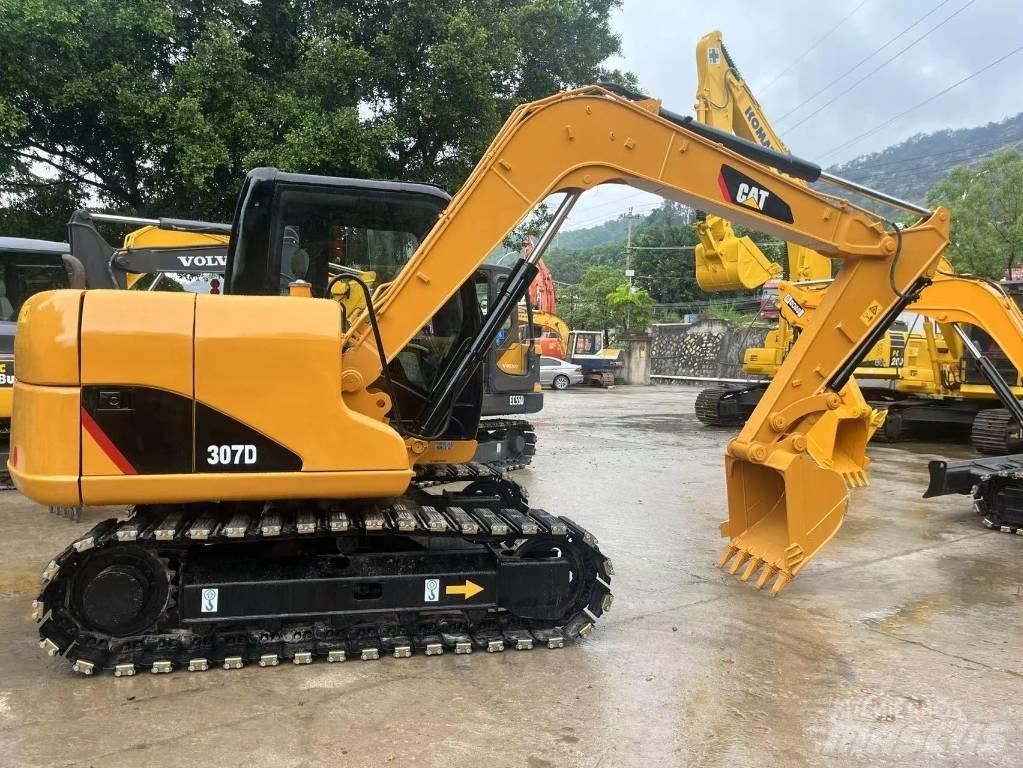 CAT 307 D Pelle sur chenilles