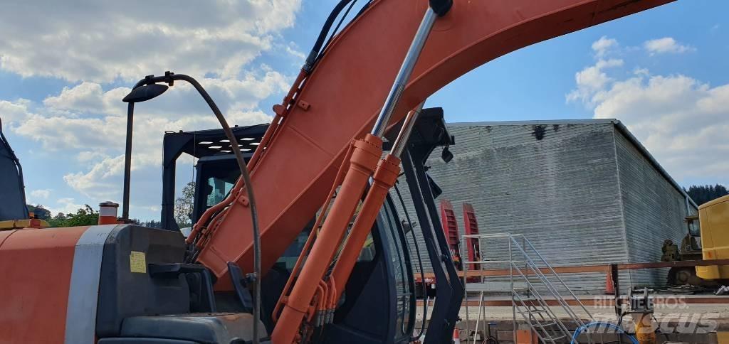 Hitachi ZX 210 LC-3 Pelle sur chenilles
