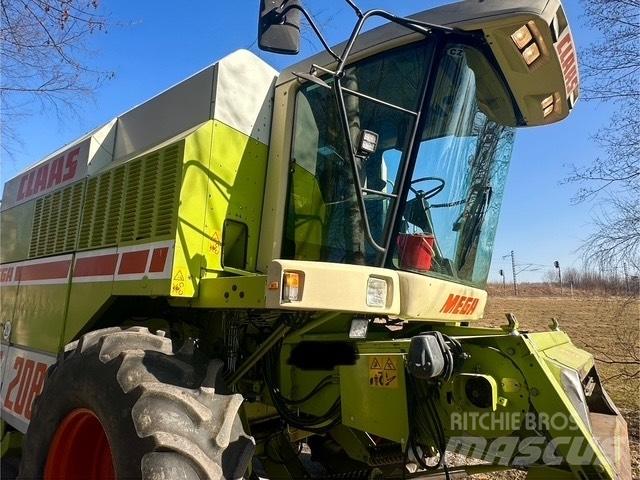 CLAAS Mega 208 Moissonneuse batteuse