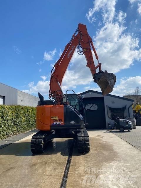 Hitachi 135US-6 Pelle sur chenilles