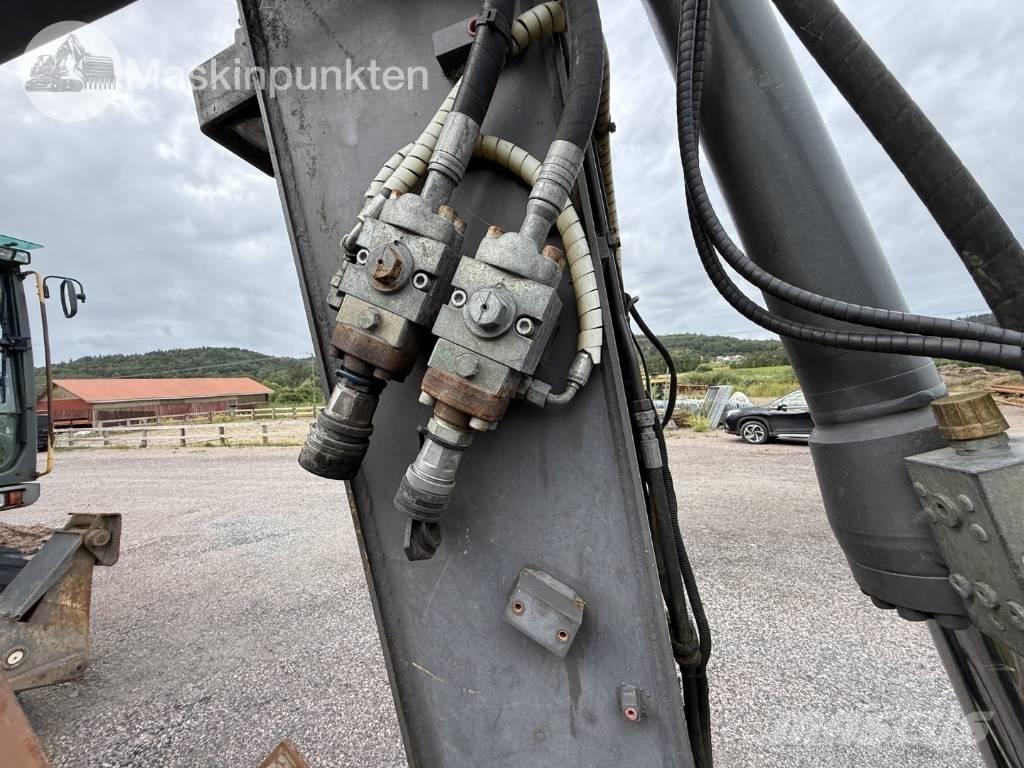 Volvo EW 140 C Pelle sur pneus