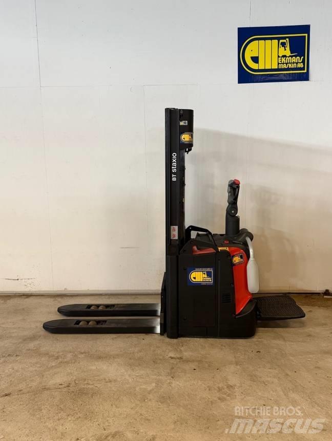 BT truck SPE 120L Gerbeur accompagnant