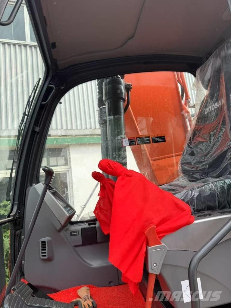 Doosan DX 225 LCA Pelle sur chenilles
