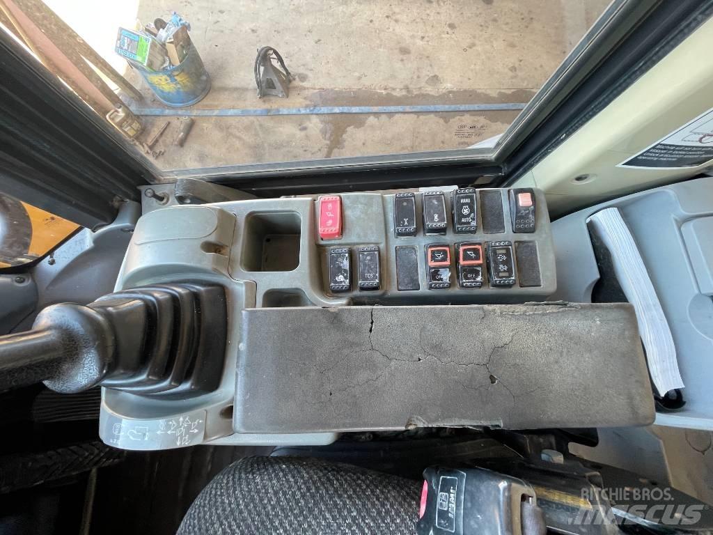 Kawasaki 67 Z 7 Chargeuse sur pneus