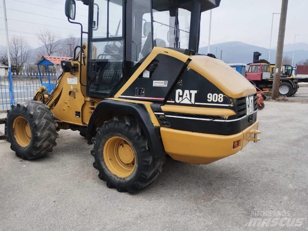 CAT 908 Chargeuse sur pneus