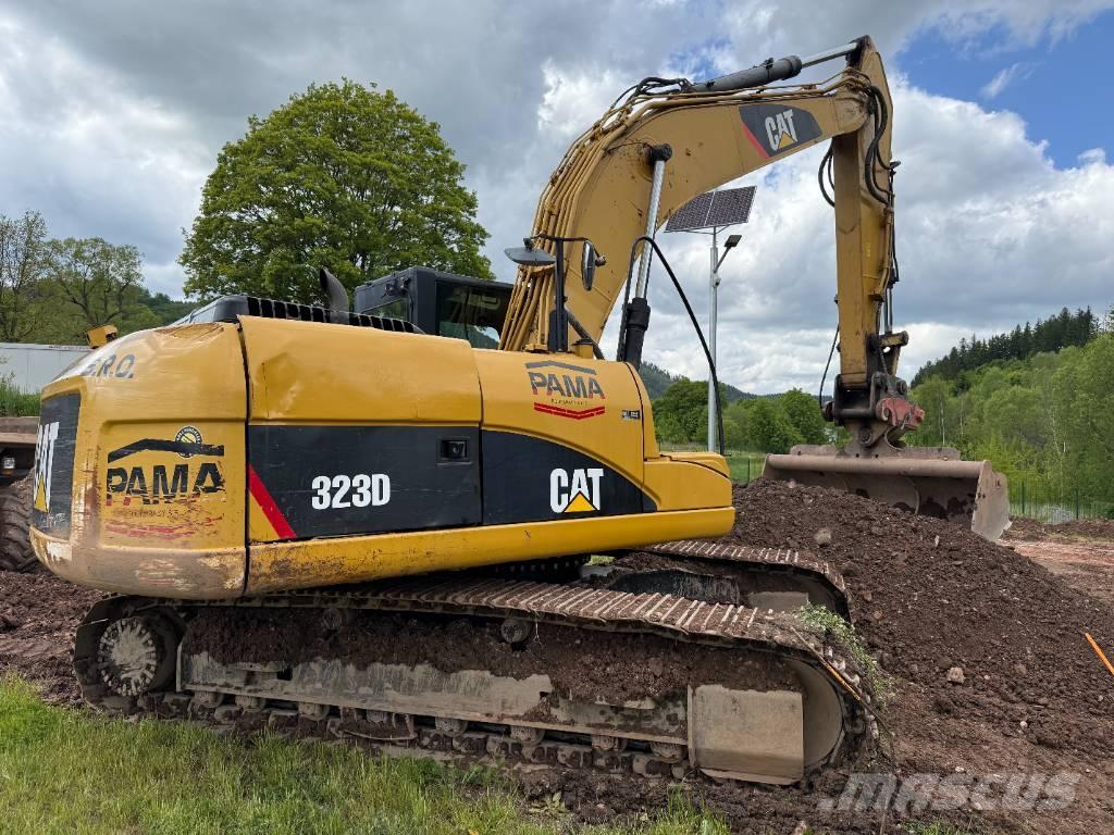 CAT 323 D L Pelle sur chenilles