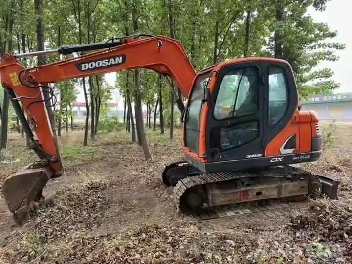 Doosan DX75 Pelle sur chenilles