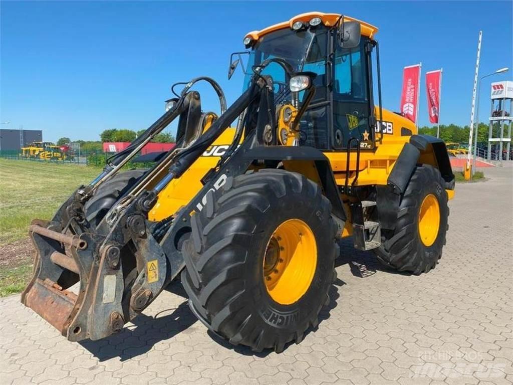 JCB 427 HT AGRI Chargeuse sur pneus