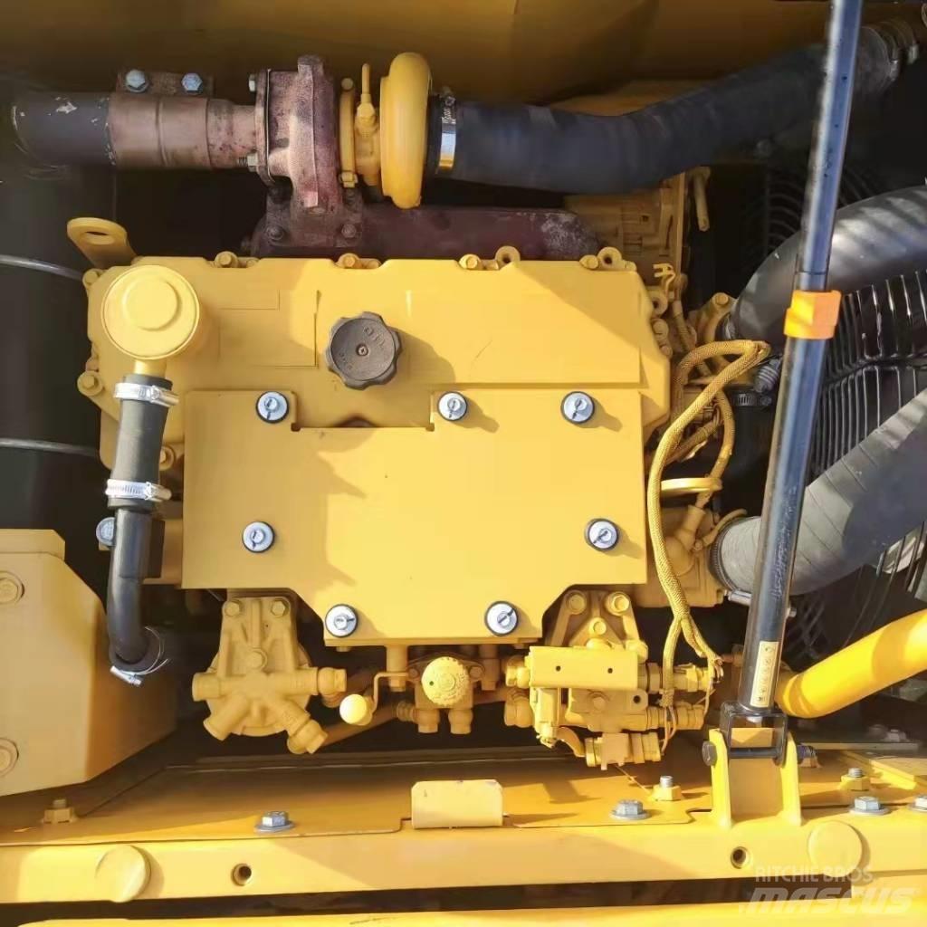 CAT 312 D Pelle sur chenilles