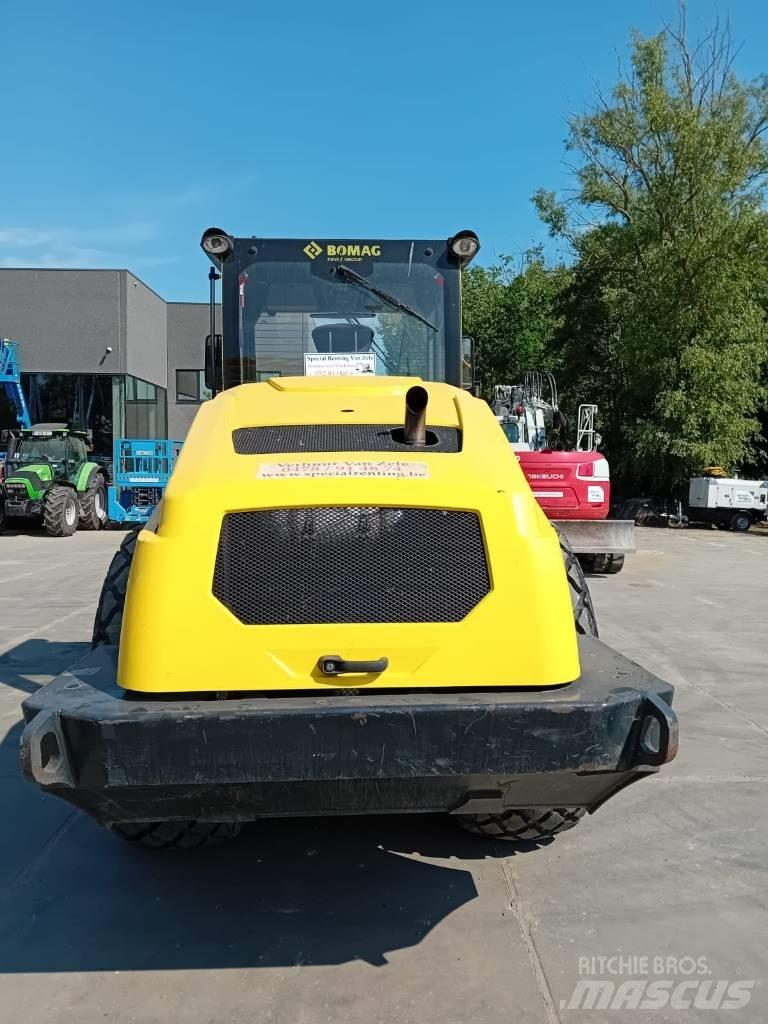 Bomag BW 213 D-5 Compacteur de sol