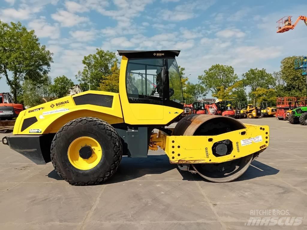 Bomag BW 213 D-5 Compacteur de sol