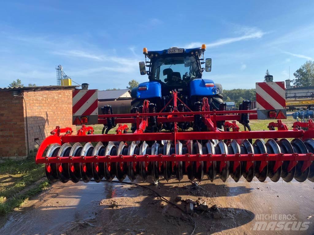 Horsch Terrano 3 FX Déchaumeur, cultivateur