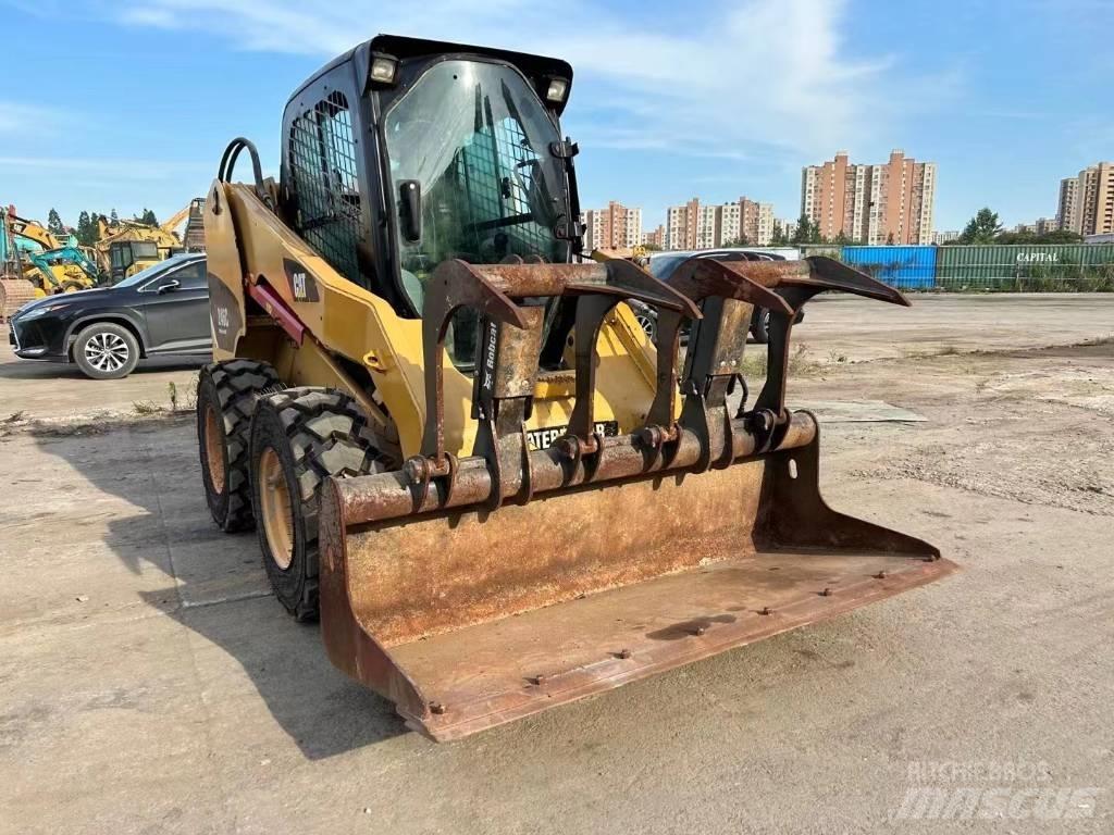 CAT 246 C Chargeuse compacte