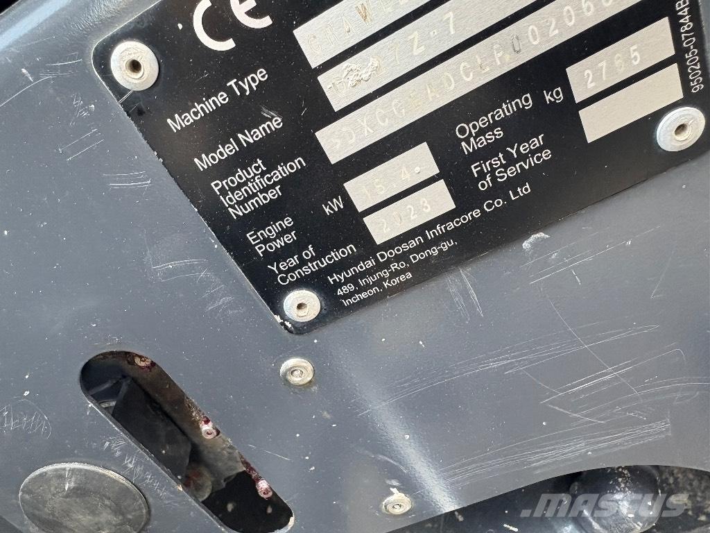 Doosan DX 27 Z Mini pelle < 7t